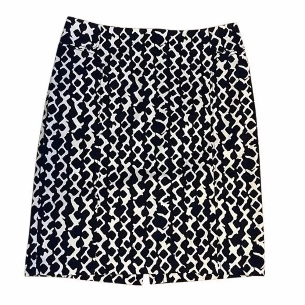New York & Company Black and White Patterned Skirt- size 4